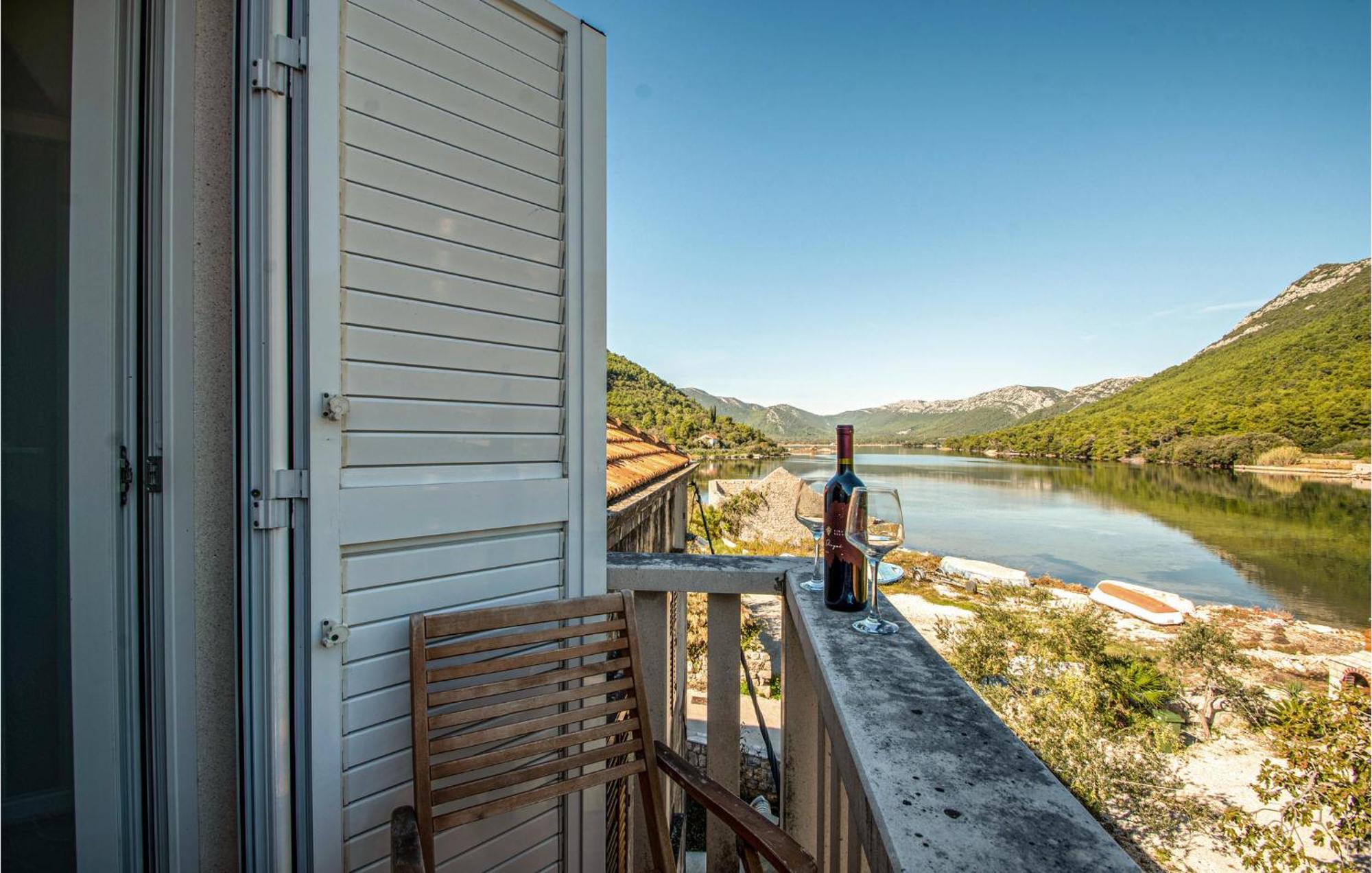 2 Bedroom Beautiful Apartment In Ston Exterior photo