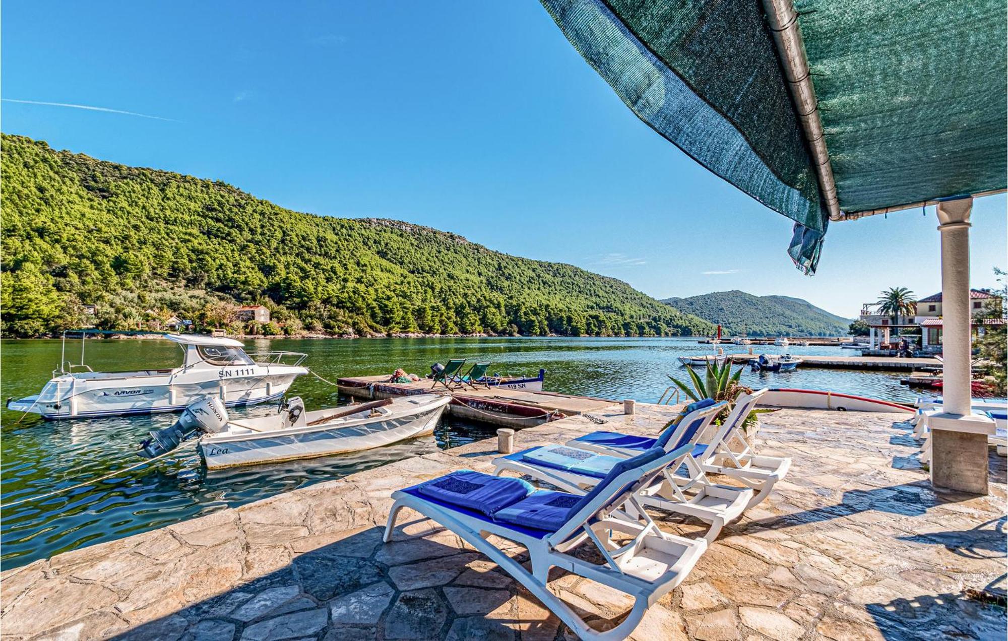 2 Bedroom Beautiful Apartment In Ston Exterior photo